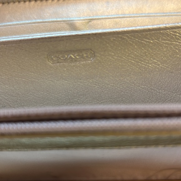 Coach Cream Gold Trim Zip Around Leather Wallet Gently Used Great Condition - Picture 9 of 10